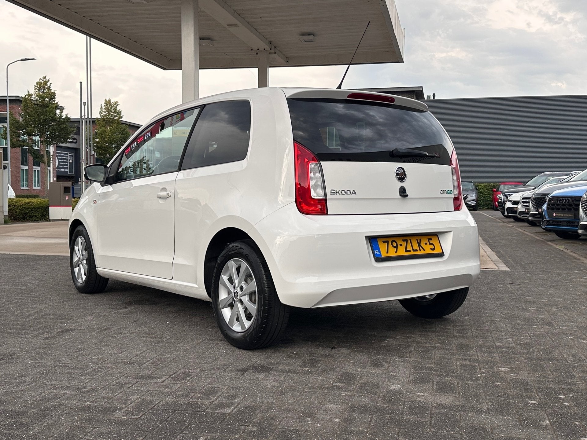 Skoda Citigo 1.0 Greentech Tour|Getint Glas|LM Velgen|Cruise, Auto's, Voorwielaandrijving, Euro 5, Stof, Zwart