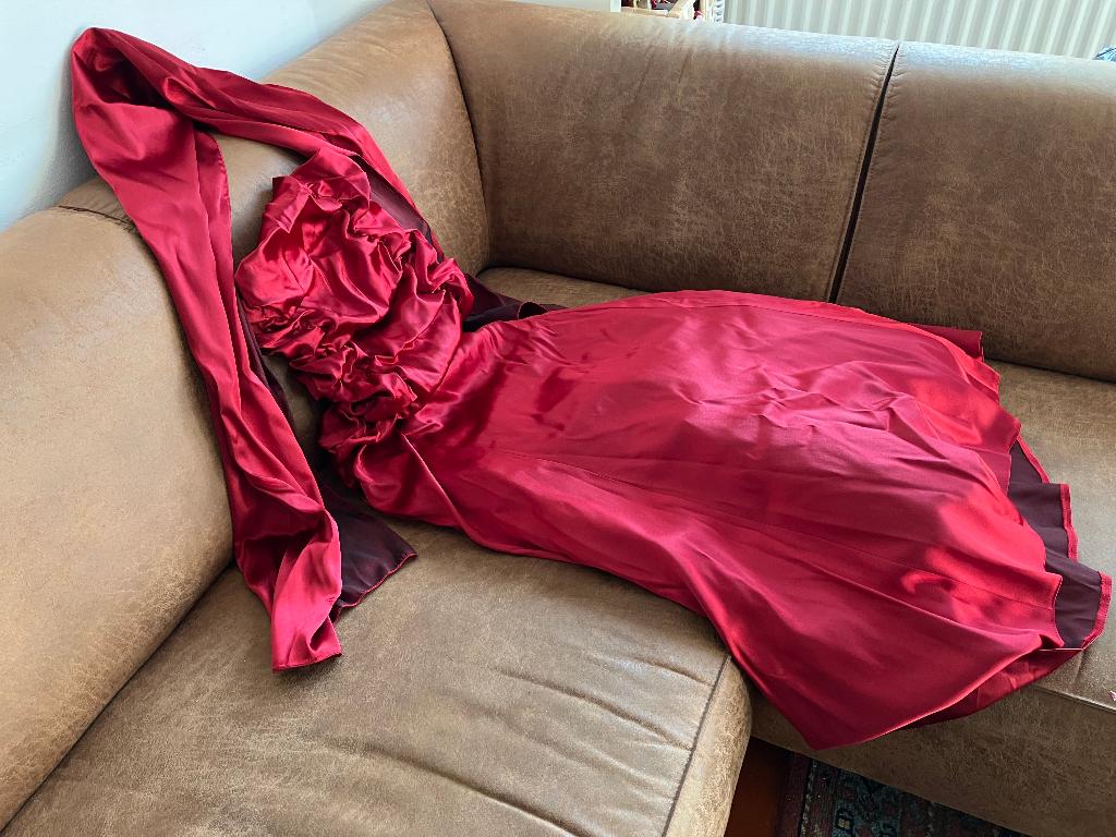 Glanzende rode galajurk, maat 38/38, niet gedragen, Kleding | Dames, Galajurk, Ophalen of Verzenden, Zo goed als nieuw, Maat 36 (S)