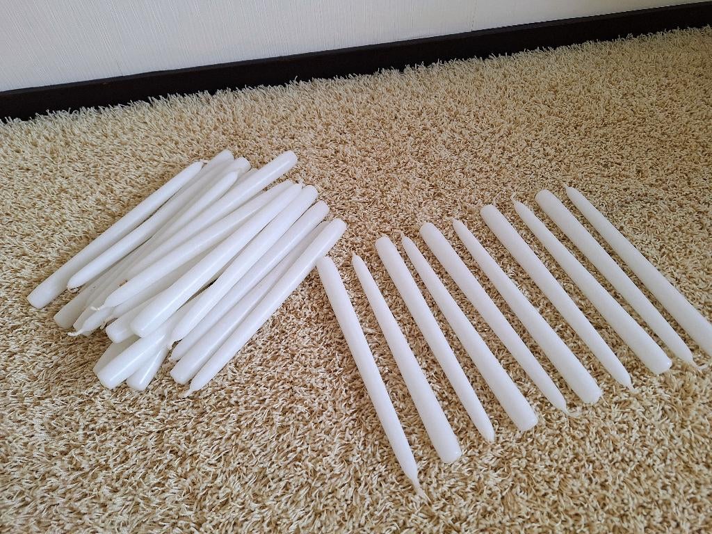 NIEUW. Lange, witte kaarsen. 28 stuks., Ophalen, Overige materialen, Wit, Nieuw