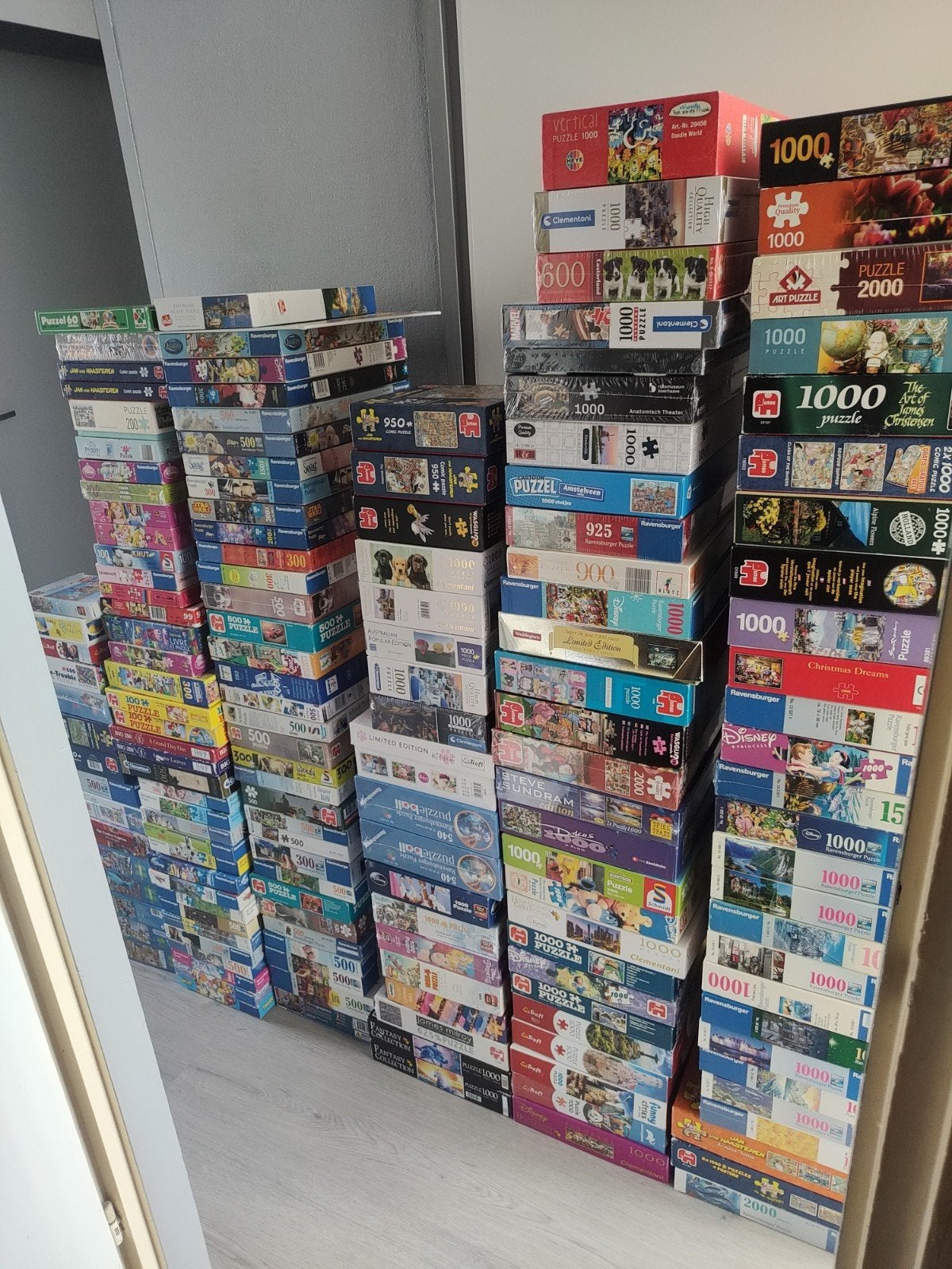 160+ puzzels te koop max 2000 stukjes, zitten ook nieuwe bij, Ophalen of Verzenden, 500 t/m 1500 stukjes, Zo goed als nieuw, Legpuzzel
