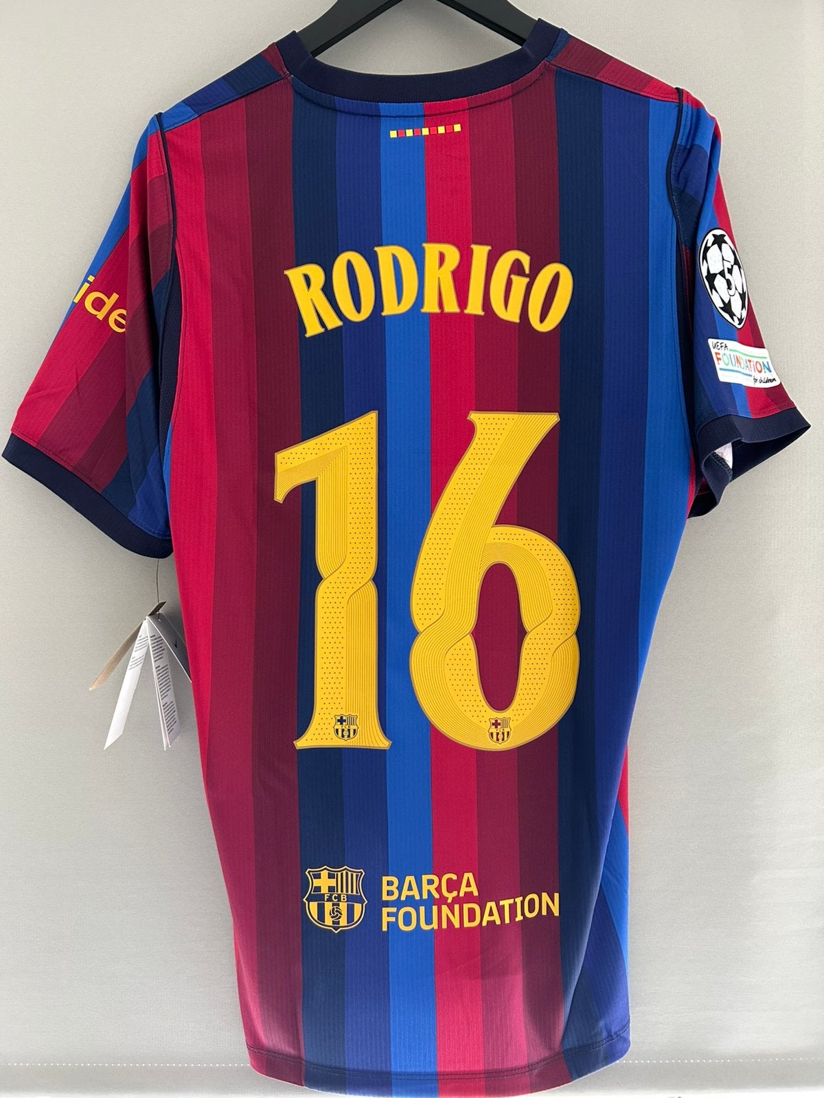 Fc Barcelona shirt #16 Rodri - nieuw met prijskaartjes, Maat M, Ophalen of Verzenden, Nieuw, Shirt