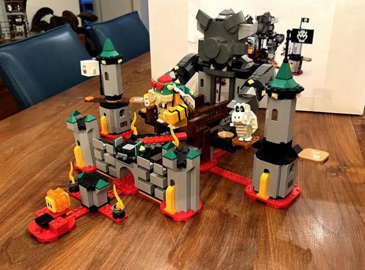 Lego Mario Bowsers Kasteel en extra set!, Ophalen of Verzenden, Zo goed als nieuw