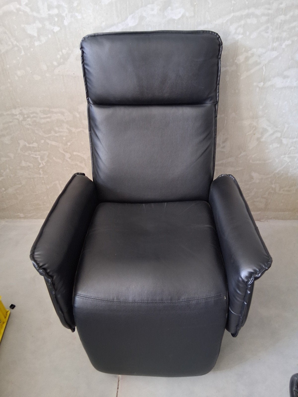 Comfortabele draaistoel, Ophalen, Gebruikt, Zwart, Leer
