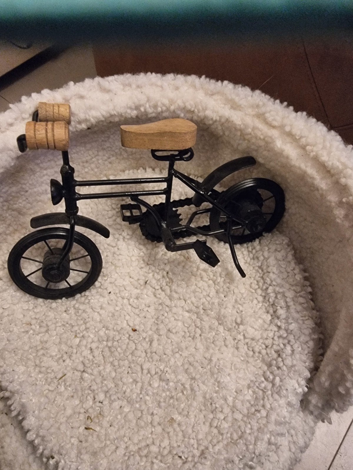 Decoratieve fiets miniatuur - Zwart met houten details, Ophalen of Verzenden, Zo goed als nieuw