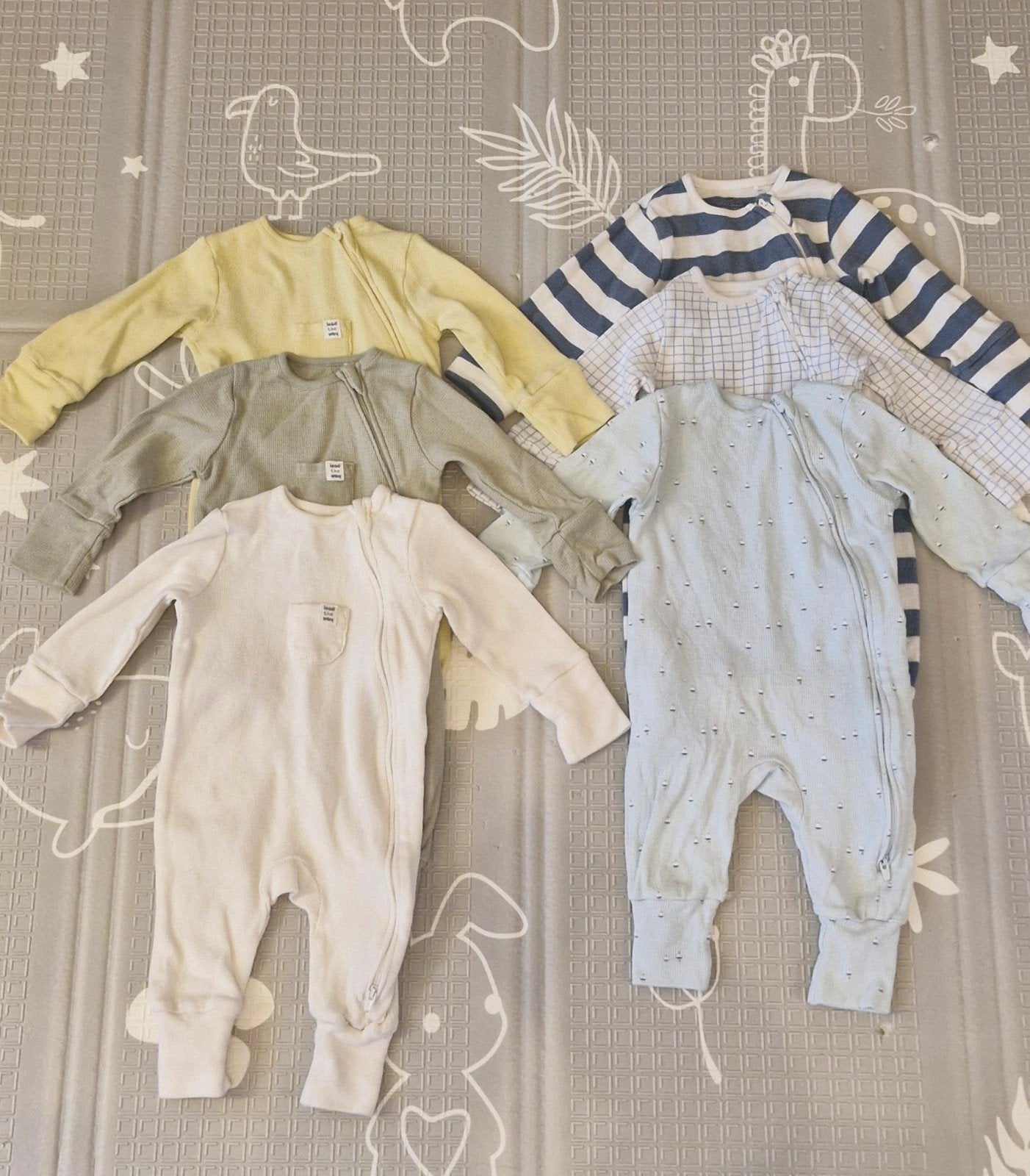Onesies 3-6 months, Ophalen, Zo goed als nieuw, Jongetje of Meisje, Nacht- of Onderkleding