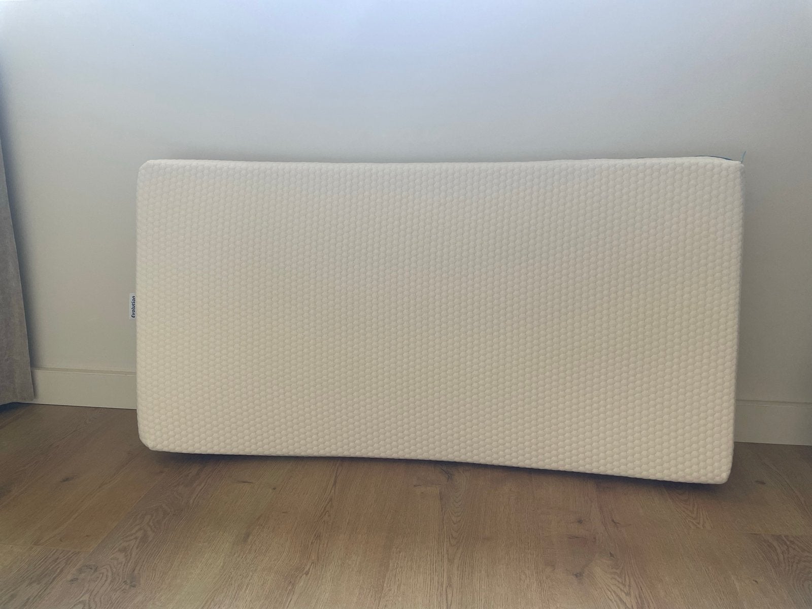 Aerosleep matras 120x60 cm met matrasbeschermer en hoeslaken, Ophalen, 190 cm of minder, Zo goed als nieuw, Matras