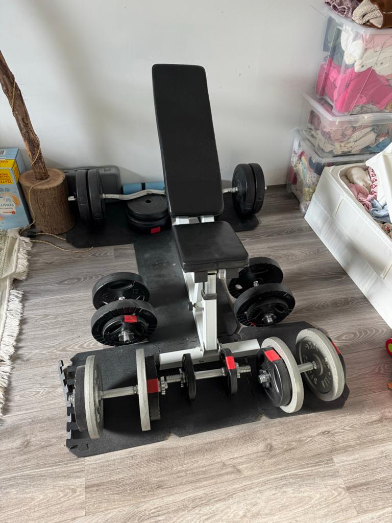 Complete Home Gym Set: 150kg, Halters, Bank, EZ Bar & Matten, Sport en Fitness, Fitnessmaterialen, Ophalen, Armen, Zo goed als nieuw