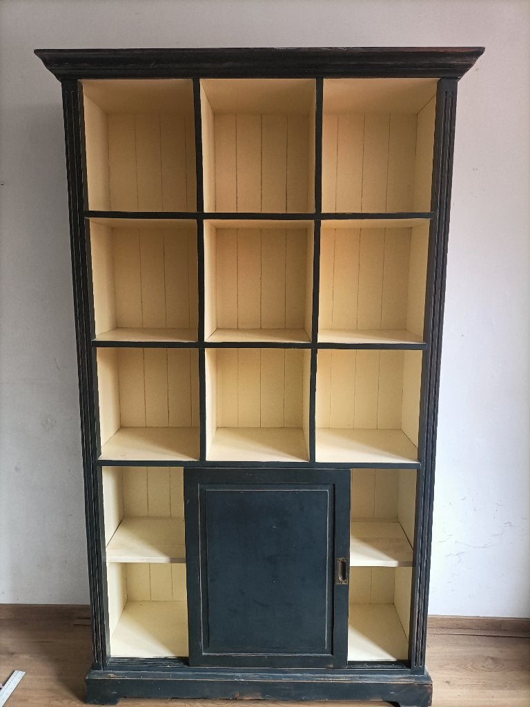 Boekenkast/servieskast, Ophalen