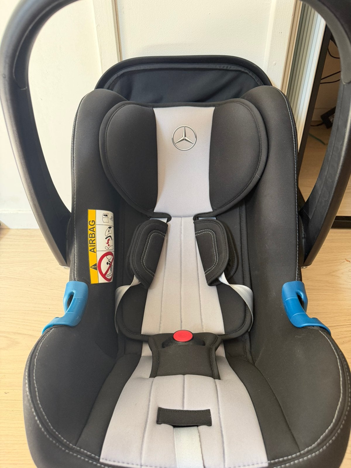 Autostoel Mercedes Benz, Kinderen en Baby's, Autostoeltjes, Autogordel, Zo goed als nieuw, 0 t/m 13 kg, Ophalen