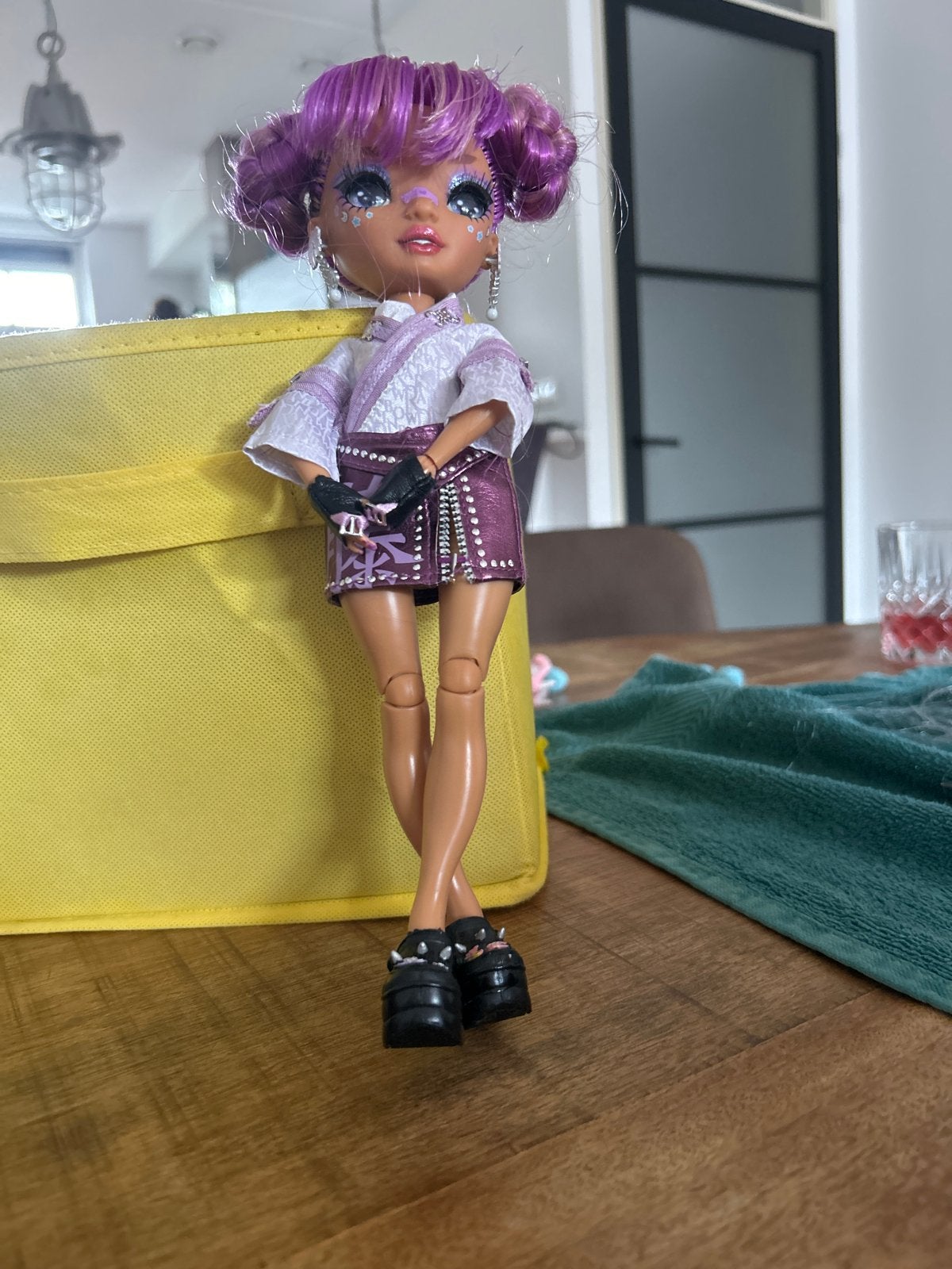Rainbow High pop lila yamamoto met accessoires -, Ophalen of Verzenden, Gebruikt, Overige typen