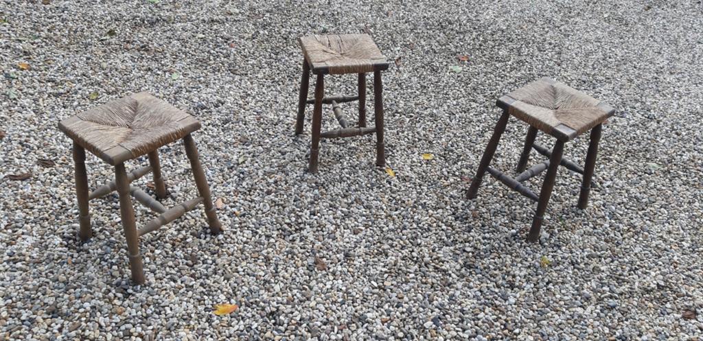 Houten krukjes, Huis en Inrichting, Barkrukken, 1 kruk, Ophalen, 60 tot 90 cm