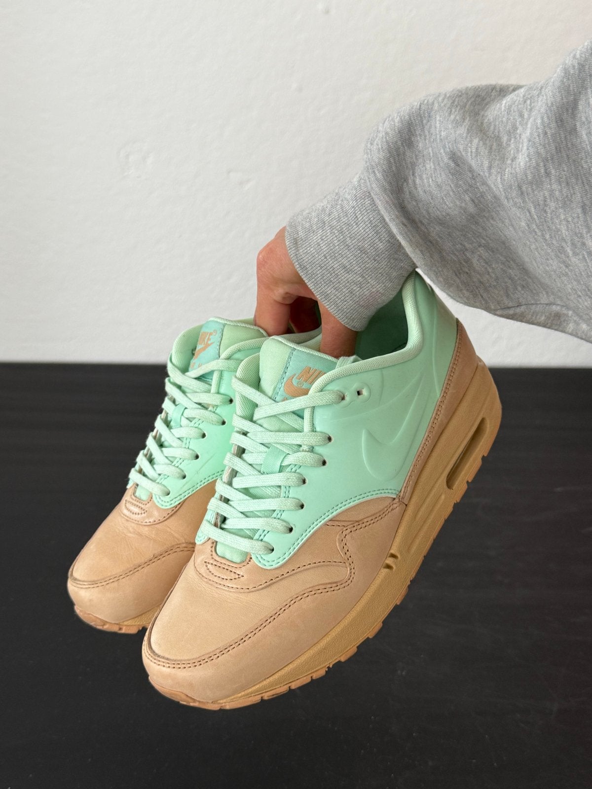 Nike Air Max 1 VT QS Mint Groen/Beige Sneakers, Ophalen of Verzenden, Zo goed als nieuw, Groen, Sneakers of Gympen
