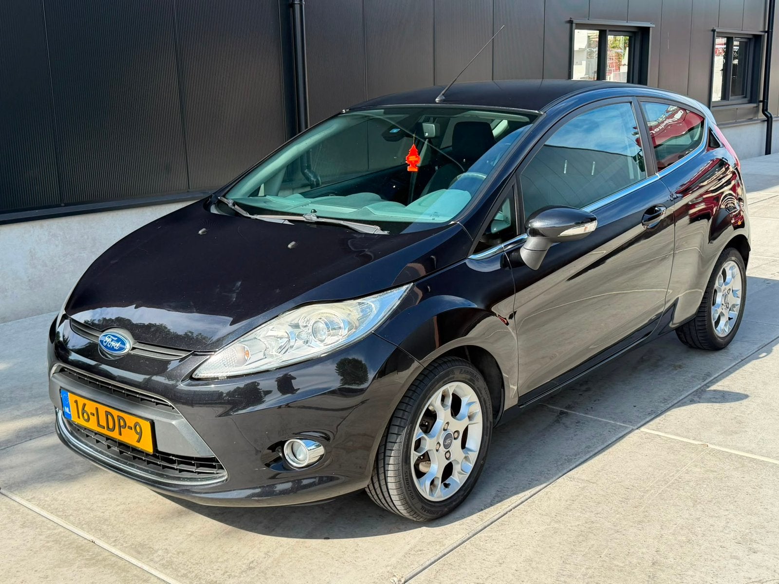 Ford Fiësta nieuwe apk/banden/remblokken, Auto's, Ford, Voorwielaandrijving, 600 kg, 4 cilinders, Zwart