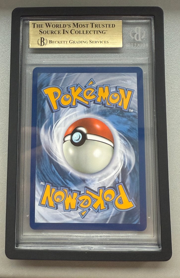 Foto 3 van Pokemon Team Rockets Moltres EX 229/182 BGS 10 pop 97