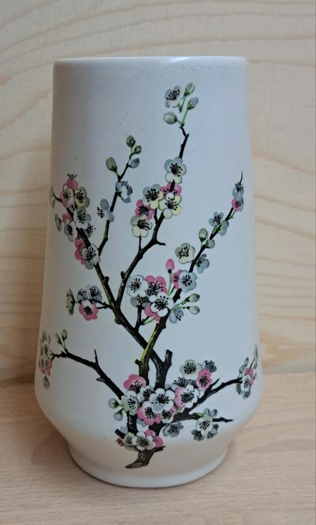 Vintage bloemenvaas met Japanse bloesem, Ophalen of Verzenden