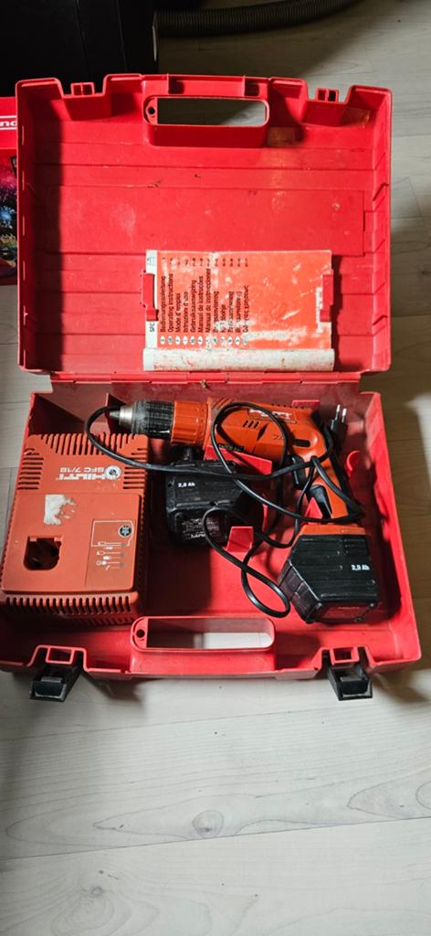 Hilti SF-120A schroeftol met lader en 2 2.0Ah accu's, Ophalen, Gebruikt, Variabele snelheid, Boor- en Schroefmachine