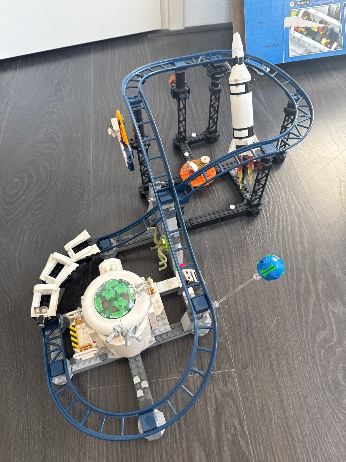 LEGO Creator 3-in-1 Ruimteachtbaan & LEGO City Passagiersvli, Ophalen, Lego, Inclusief doos, Complete set