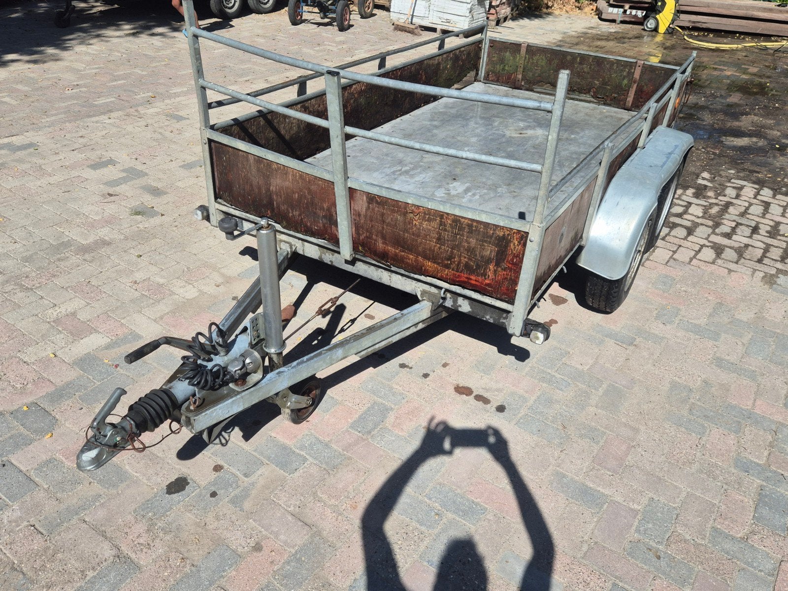 Hapert Tandemasser Aanhanger 2700kg - Bak 150x300cm, Ophalen