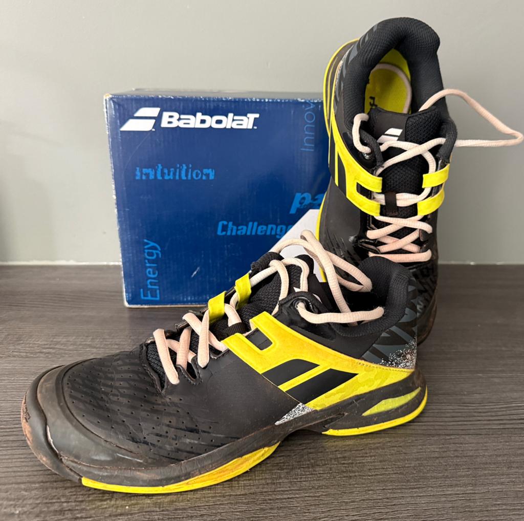 Babolat Tennisschoenen - Zwart/Geel, Sport en Fitness, Tennis, L00, Schoenen, Ophalen of Verzenden, Zo goed als nieuw