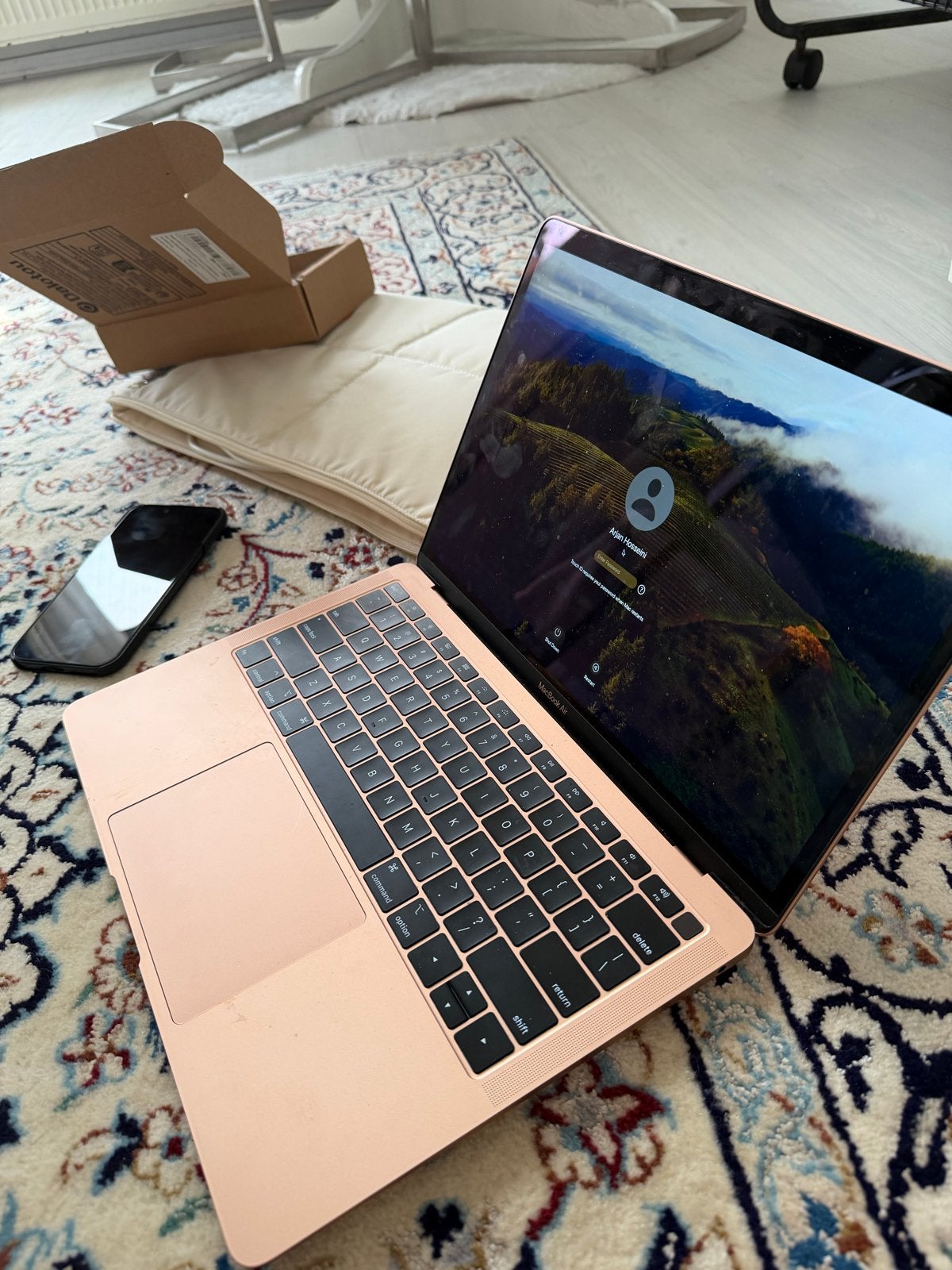 MacBook Air 13 inch (Model A1932) - Zo goed als nieuw, Ophalen, Qwerty, 13 inch, Zo goed als nieuw