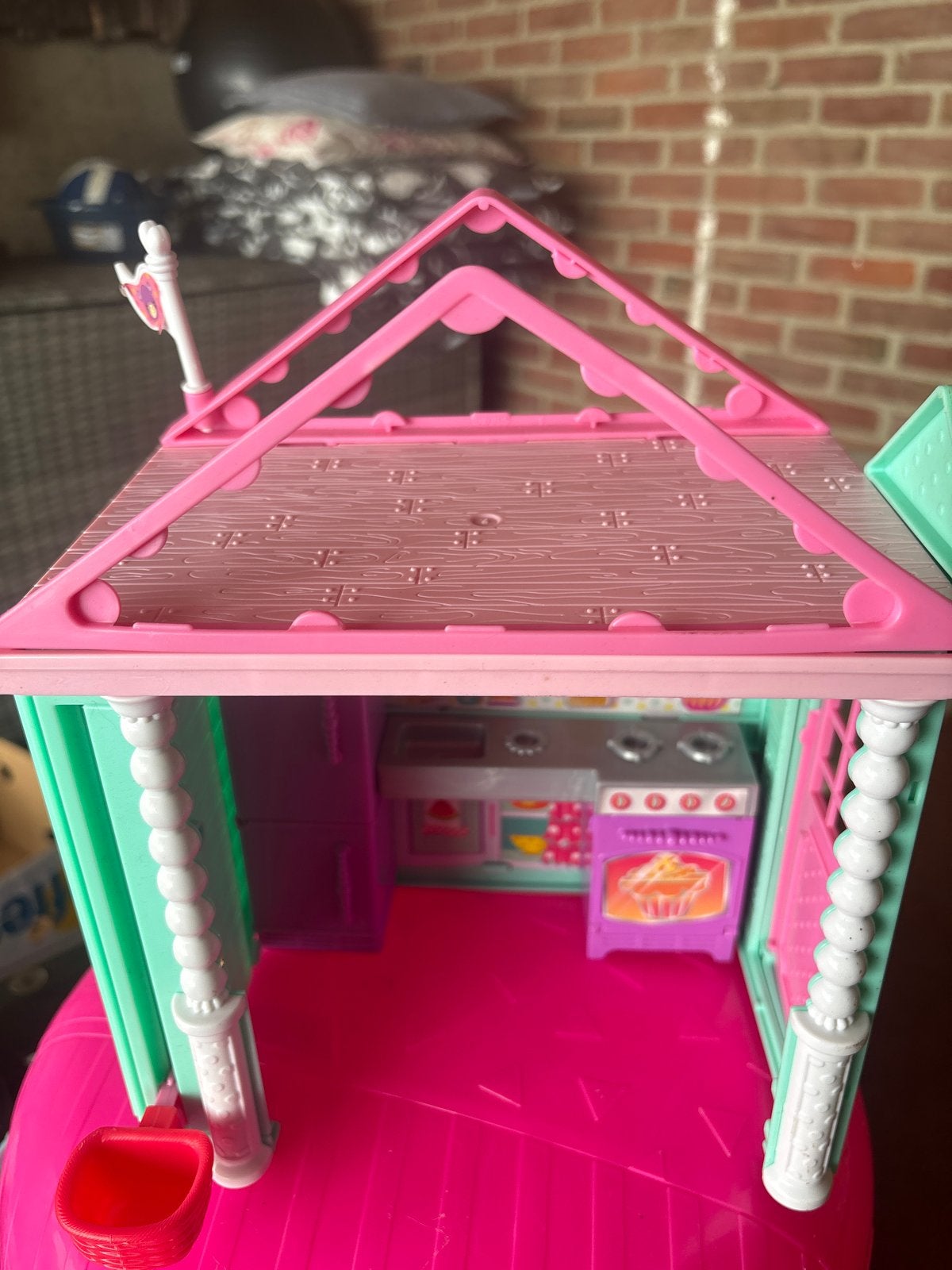 Leuk poppenhuisje met keuken voor uren speelplezier, Ophalen of Verzenden, Gebruikt, Meisje