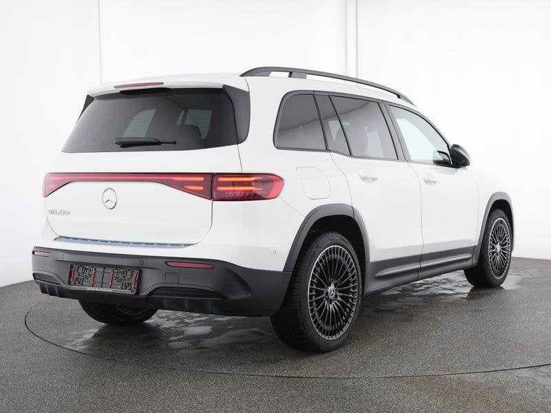 Mercedes-Benz EQB 250+ AMG Line 71 kWh, Auto's, Mercedes-Benz, Gebruikt, Leder en Stof, Wit, SUV of Terreinwagen