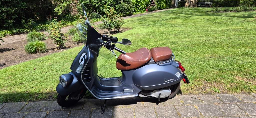 Vespa GTS sei giorni 300CC, Particulier, Scooter