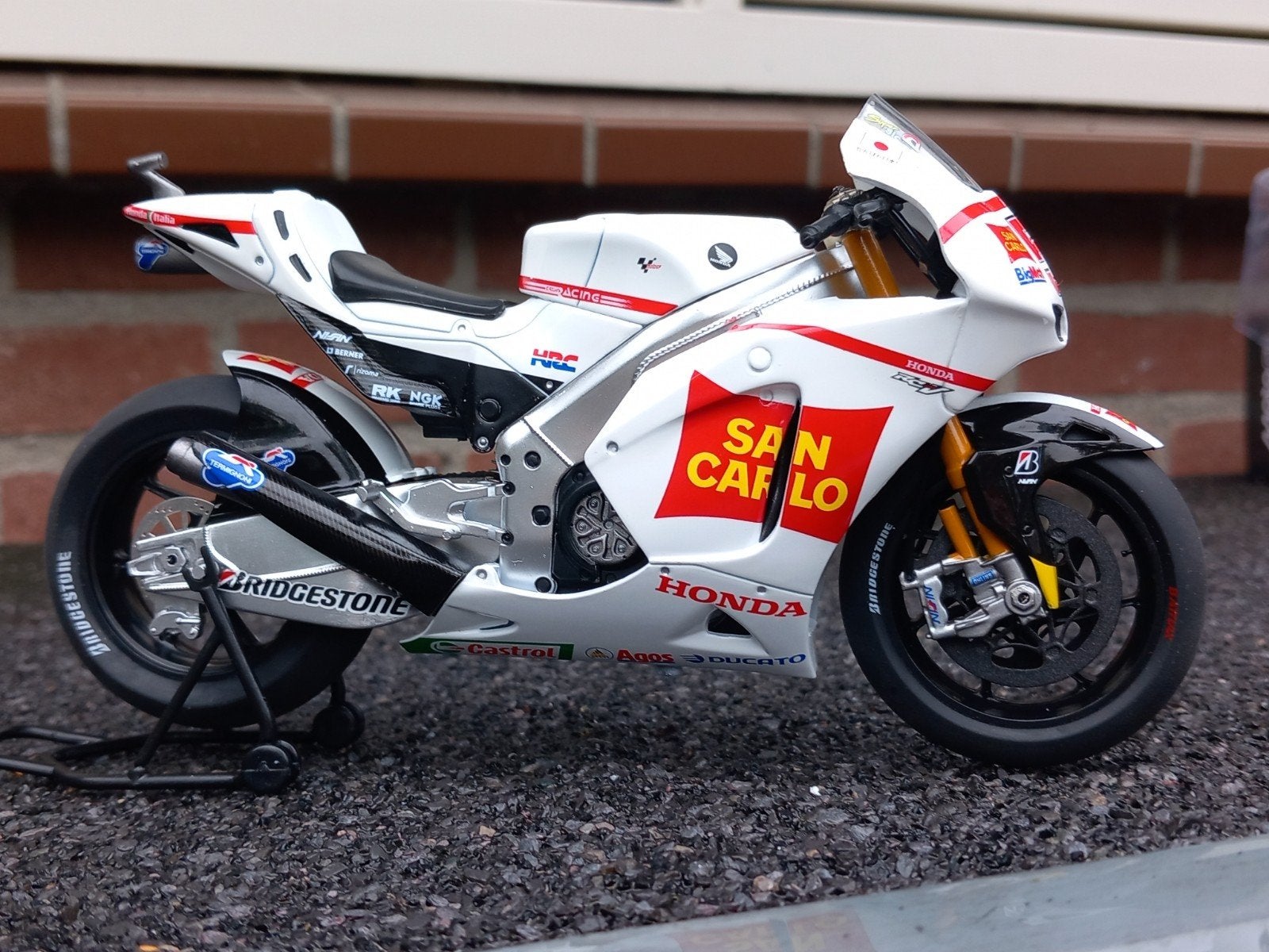 Honda RC213V #58 Marco Simoncelli 2011 1/12, Hobby en Vrije tijd, Modelauto's | 1:5 tot 1:12, Ophalen of Verzenden, Nieuw, 1:9 t/m 1:12