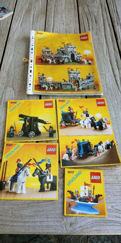 Lego: bouwplannen 6080-6017-6021-6030-6055 -sets enz 12, Ophalen of Verzenden, Gebruikt