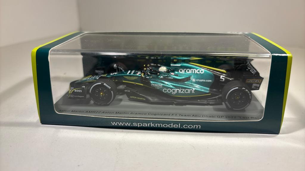 F1 Aston Martin amr22 last race sabastian vettel spark 1.43, Overige merken, Auto, Ophalen of Verzenden, A