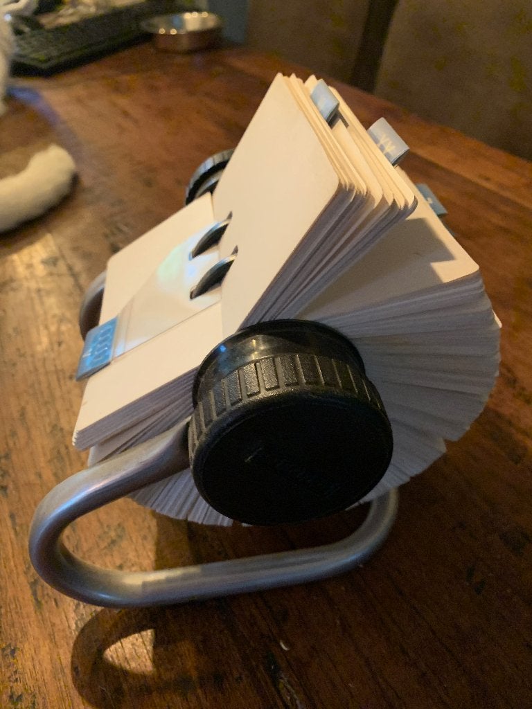 Vintage draaibare adreskaartenbak / Rolodex – retro, Ophalen, Zo goed als nieuw
