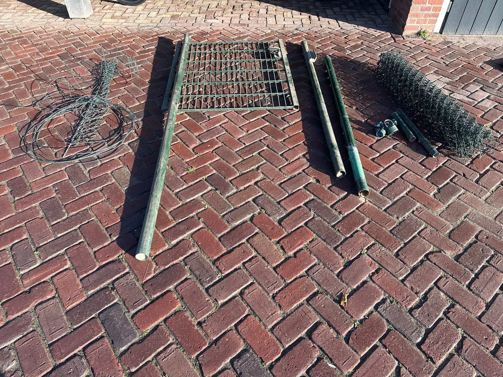 Hekwerk onderdelen: poort, gaas en diverse buizen, Ophalen, Met poort, Gebruikt, Gaashekwerk