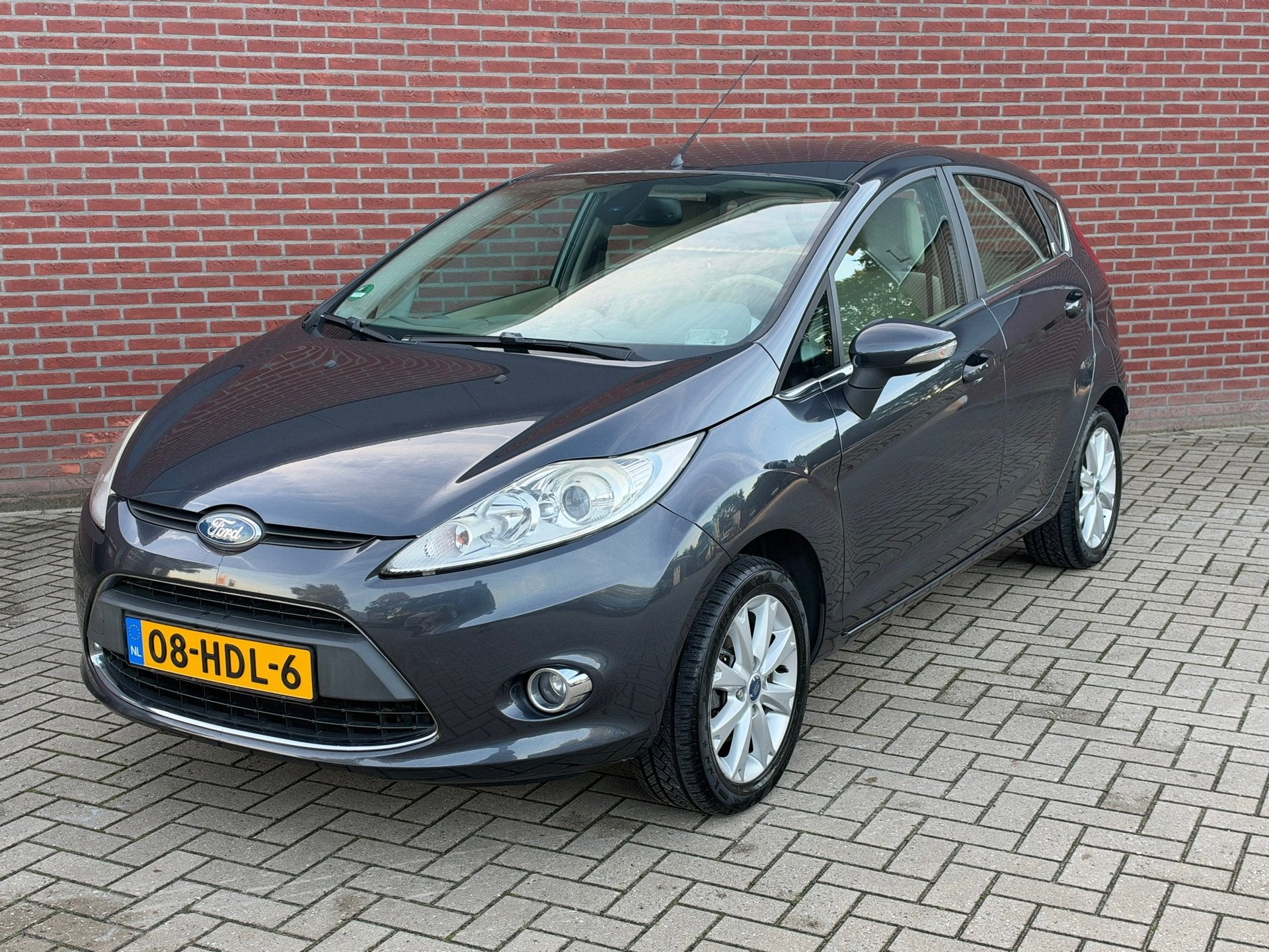 Ford Fiesta 1.25 Ghia / Nap / Lage Km stand / Airco / Elektr, Voorwielaandrijving, 1242 cc, 82 pk, Origineel Nederlands
