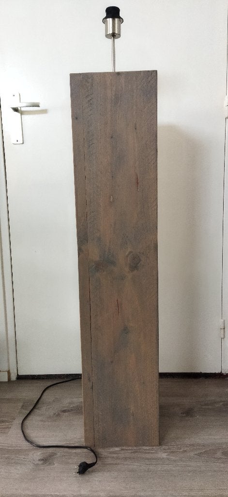 Vloerlamp / staande lamp van steigerhout, Ophalen, 150 tot 200 cm