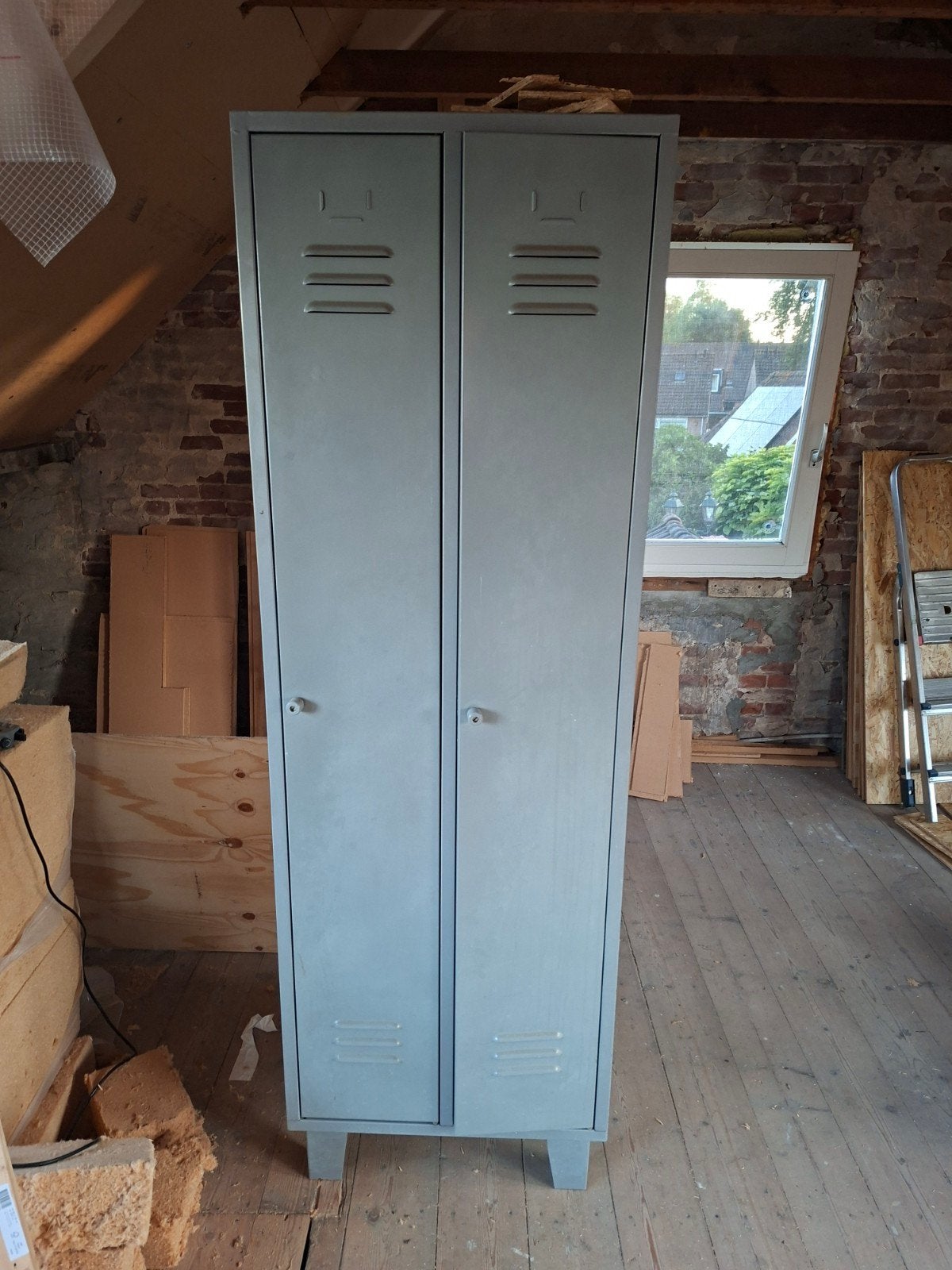 locker grijs, Ophalen of Verzenden, Gebruikt