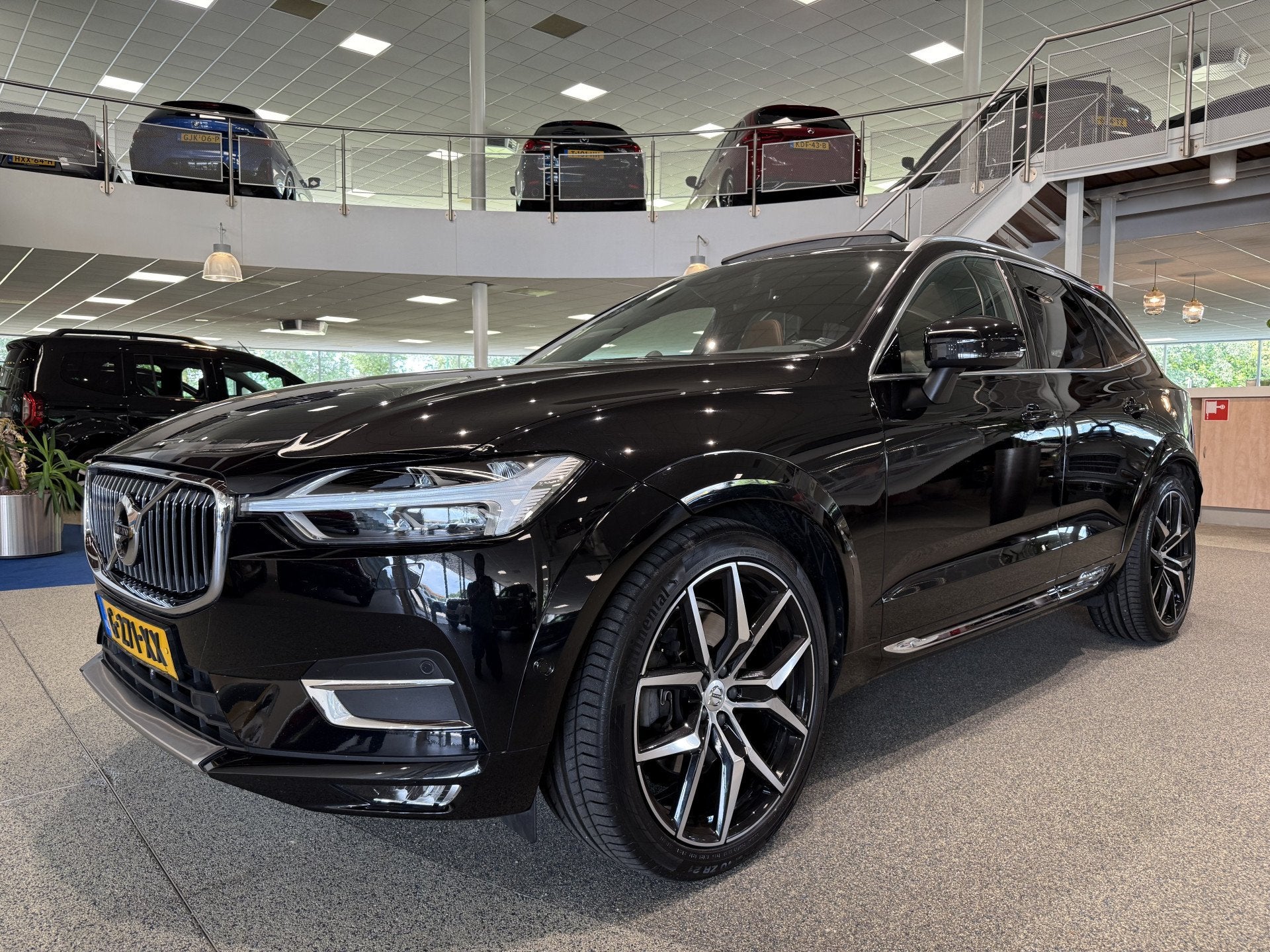 Volvo XC60 2.0 T5 AWD Inscription NL auto, Luchtvering, B&W,, Auto's, Volvo, 12 maanden, Gebruikt, 4 cilinders, Zwart