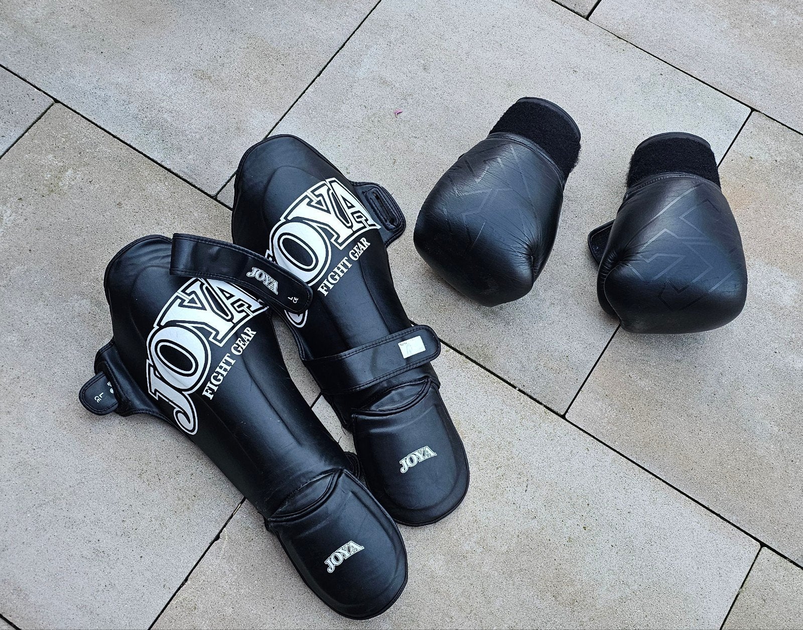 Joya Fight Gear scheenbeschermers en bokshandschoenen, Gebruikt, Overige, Vechtsportbescherming, Maat L