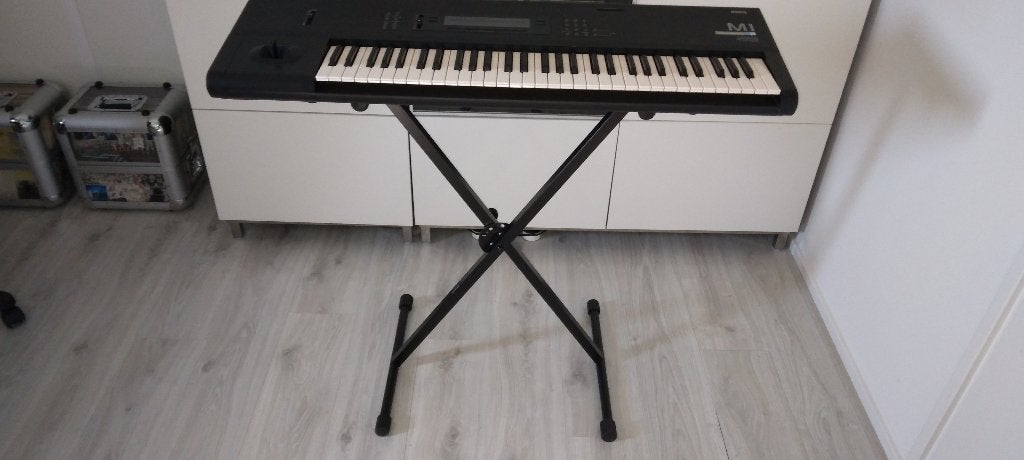 Korg M1, Muziek en Instrumenten, Ophalen, 61 toetsen, Korg, Zo goed als nieuw