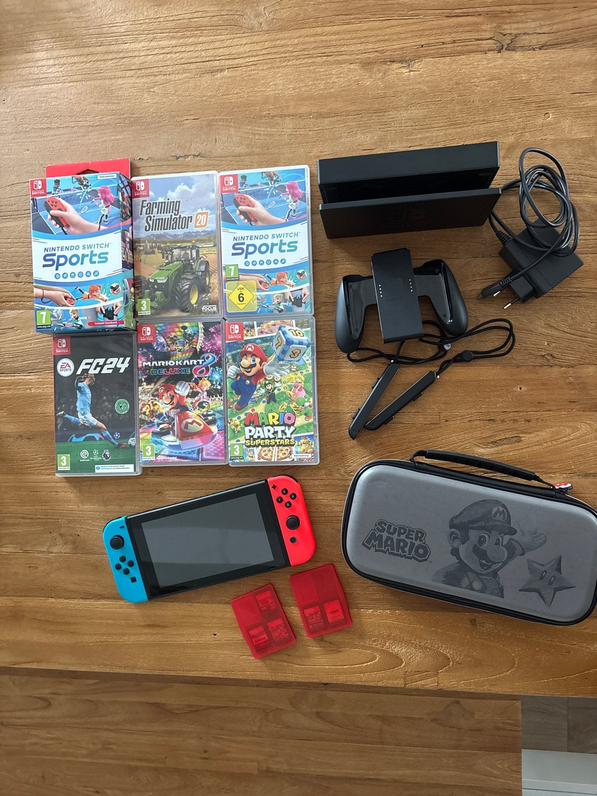 Nintendo Switch met 5 games en accessoires - Zo goed als nie, Ophalen, Met games, Met 2 controllers, Zo goed als nieuw
