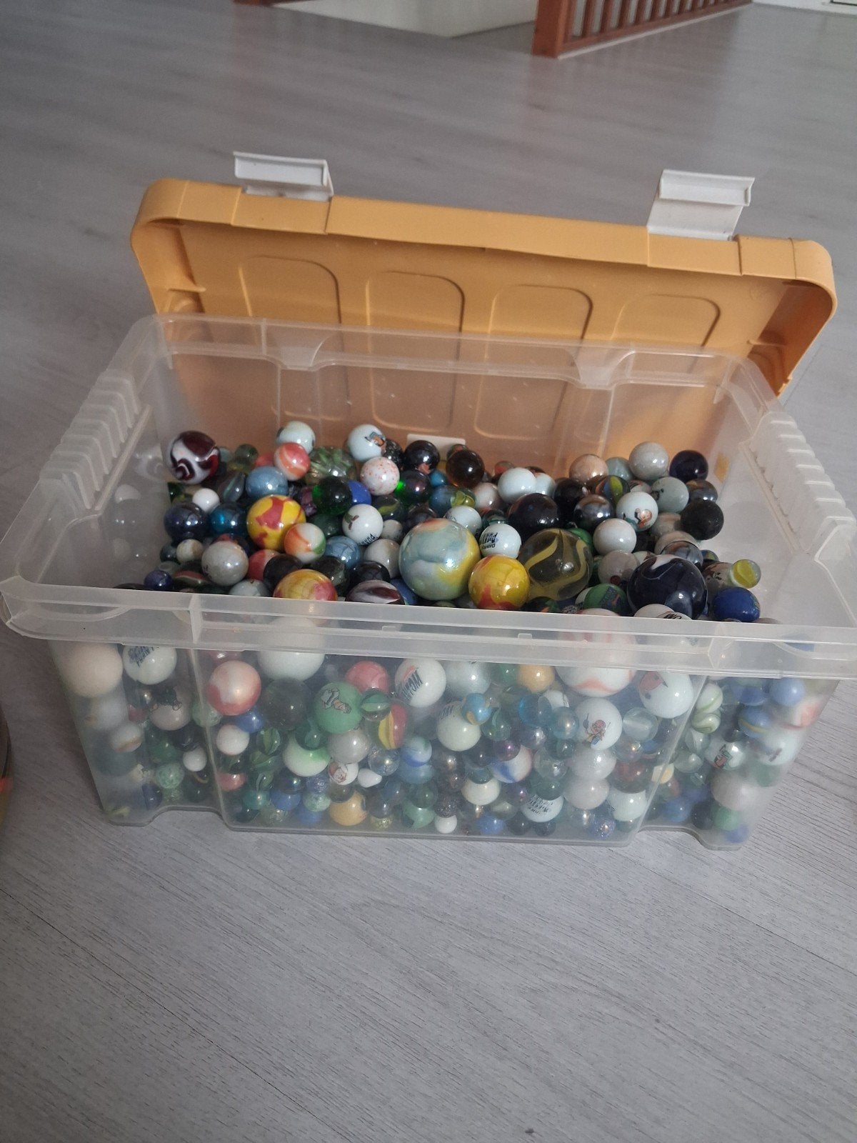 Grote verzameling knikkers in handige opbergdoos, Ophalen, Jongen of Meisje