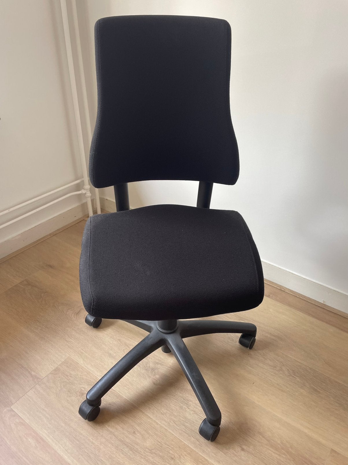 Ergonomische bureaustoel Axia, Ophalen, Ergonomisch, Zo goed als nieuw, Zwart