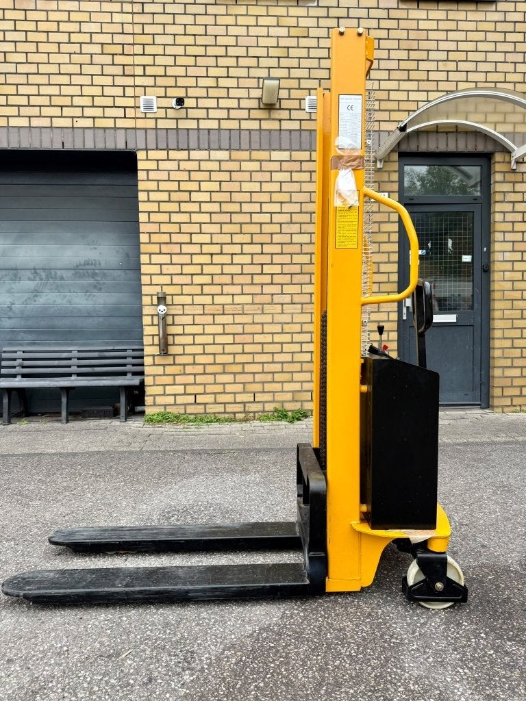 Semi-elektrische stapelaar 1000 kg, Zakelijke goederen, Tot 1000 kg, Ophalen, Handmatig, Stapelaar