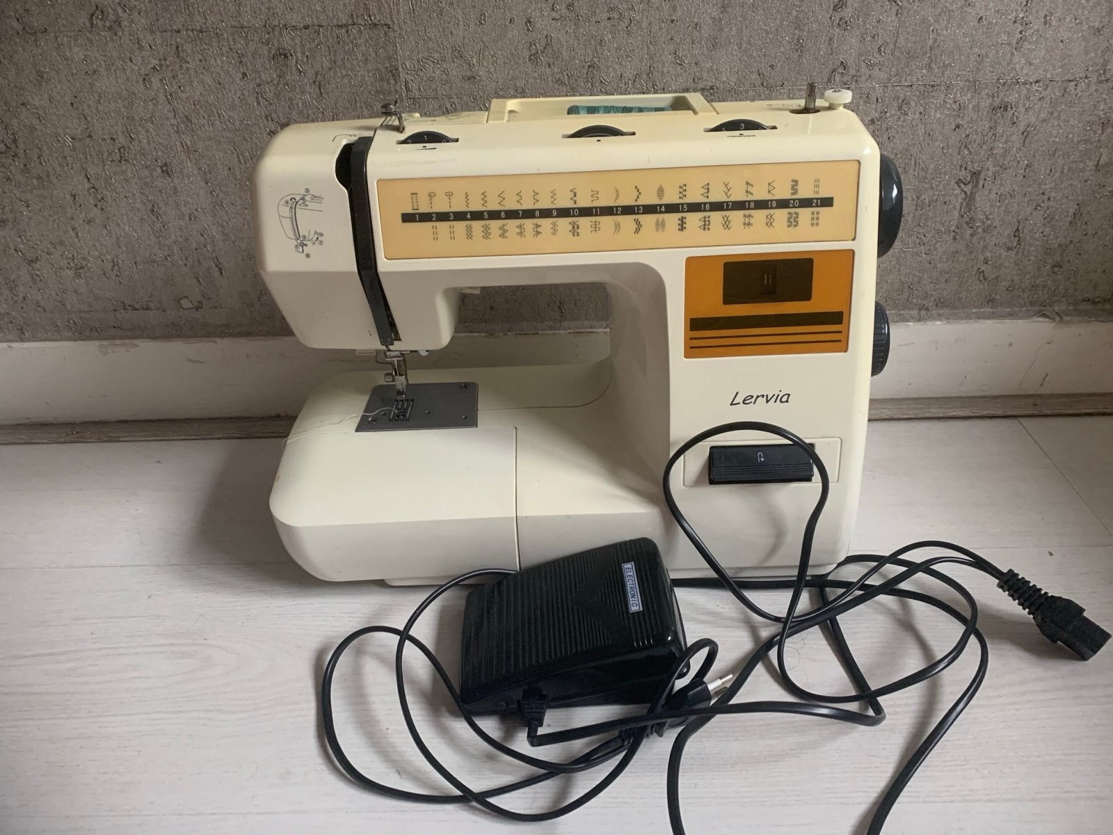 Lervia Naaimachine, Hobby en Vrije tijd, Ophalen of Verzenden, Gebruikt, Naaimachine, Overige merken