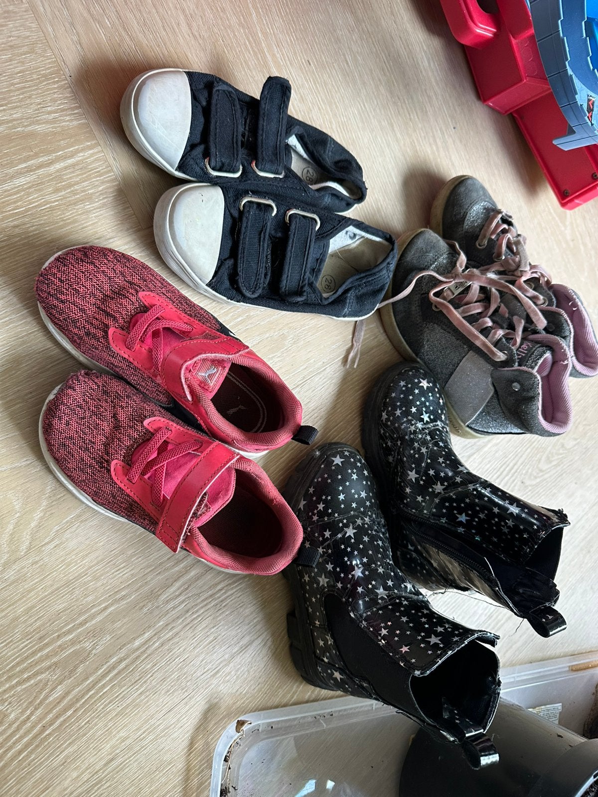 Gratis kinderschoenen 27/28, Ophalen, Zo goed als nieuw, Schoenen