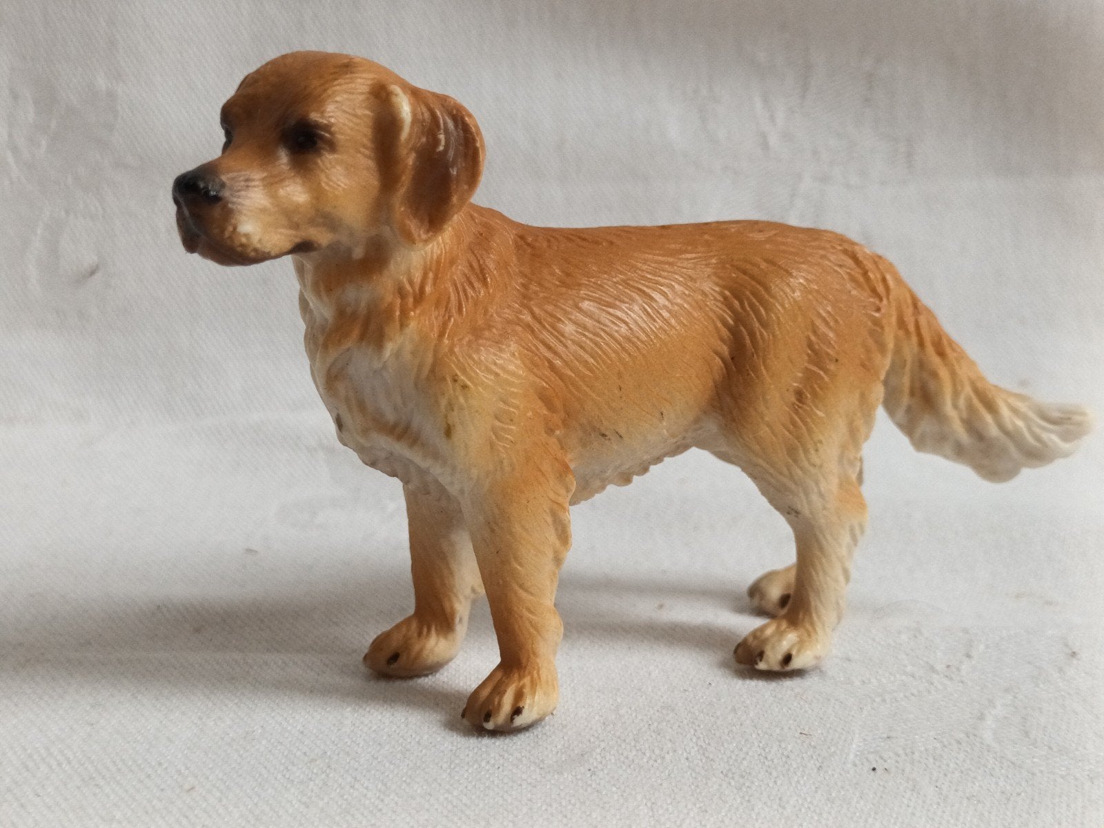 Schleich Farm World Golden Retriever nr 16335, Ophalen of Verzenden, Zo goed als nieuw, Hond of Kat, Beeldje of Figuurtje