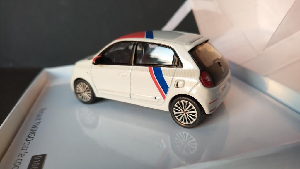 Renault Twingo Le Coq Sportif 1:43 Norev Pol, Rue de Cocherel Evreux France, Nieuw, Norev, Ophalen of Verzenden