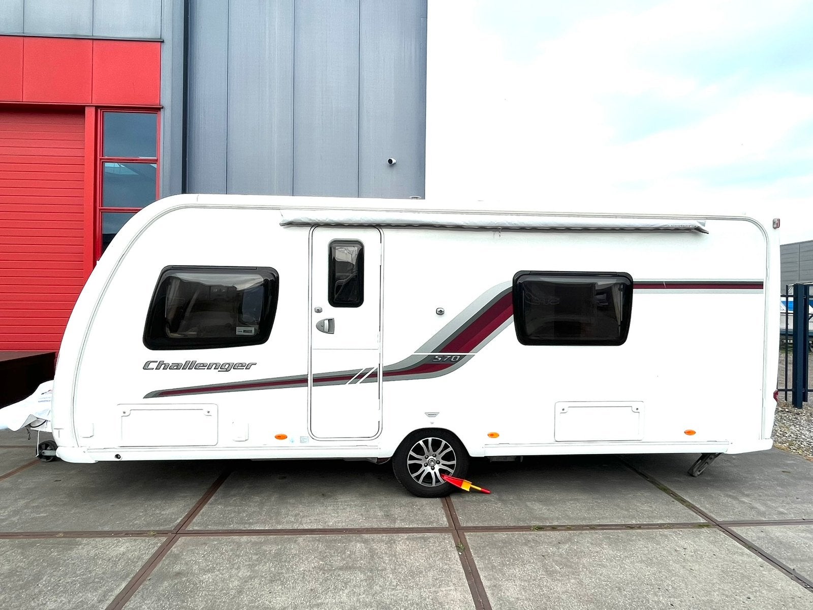 Swift Challenger 570 | Luxe caravan Airco Nieuwe voortent, Particulier, Swift, Tot en met 6, Douche