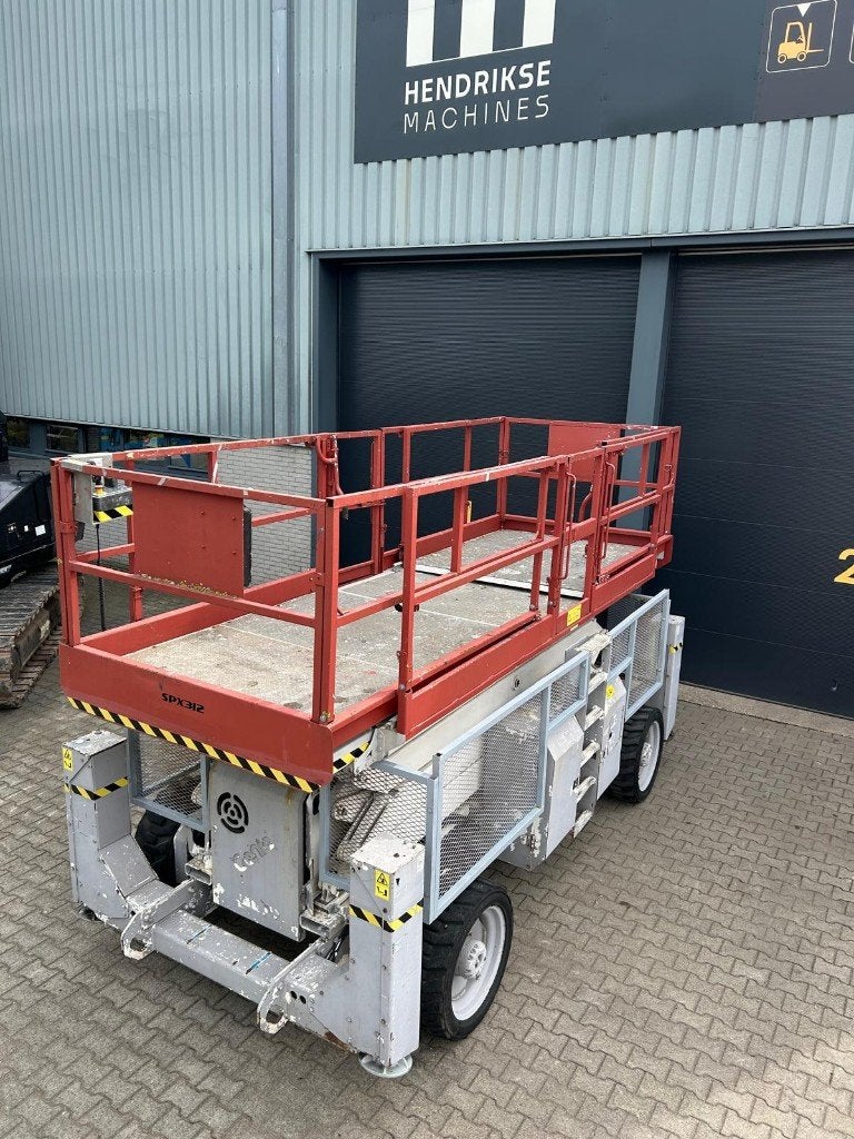 Genie GS-4390 - schaarhoogwerker - 2002 - 15.1m - ruwterrein, Ophalen