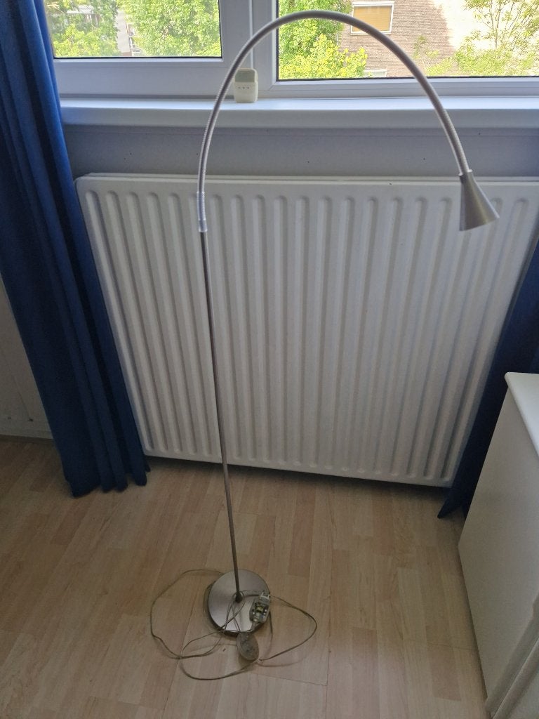 Moderne leeslamp met gebogen arm, Huis en Inrichting, Ophalen, Zo goed als nieuw, Metaal, 100 tot 150 cm