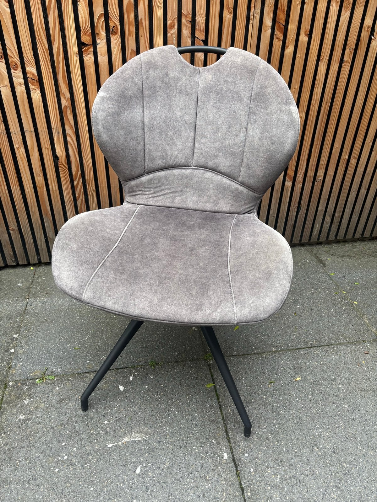 Moderne grijze suede stoel (6x) met uniek design, Ophalen, Gebruikt, Eén, Stof